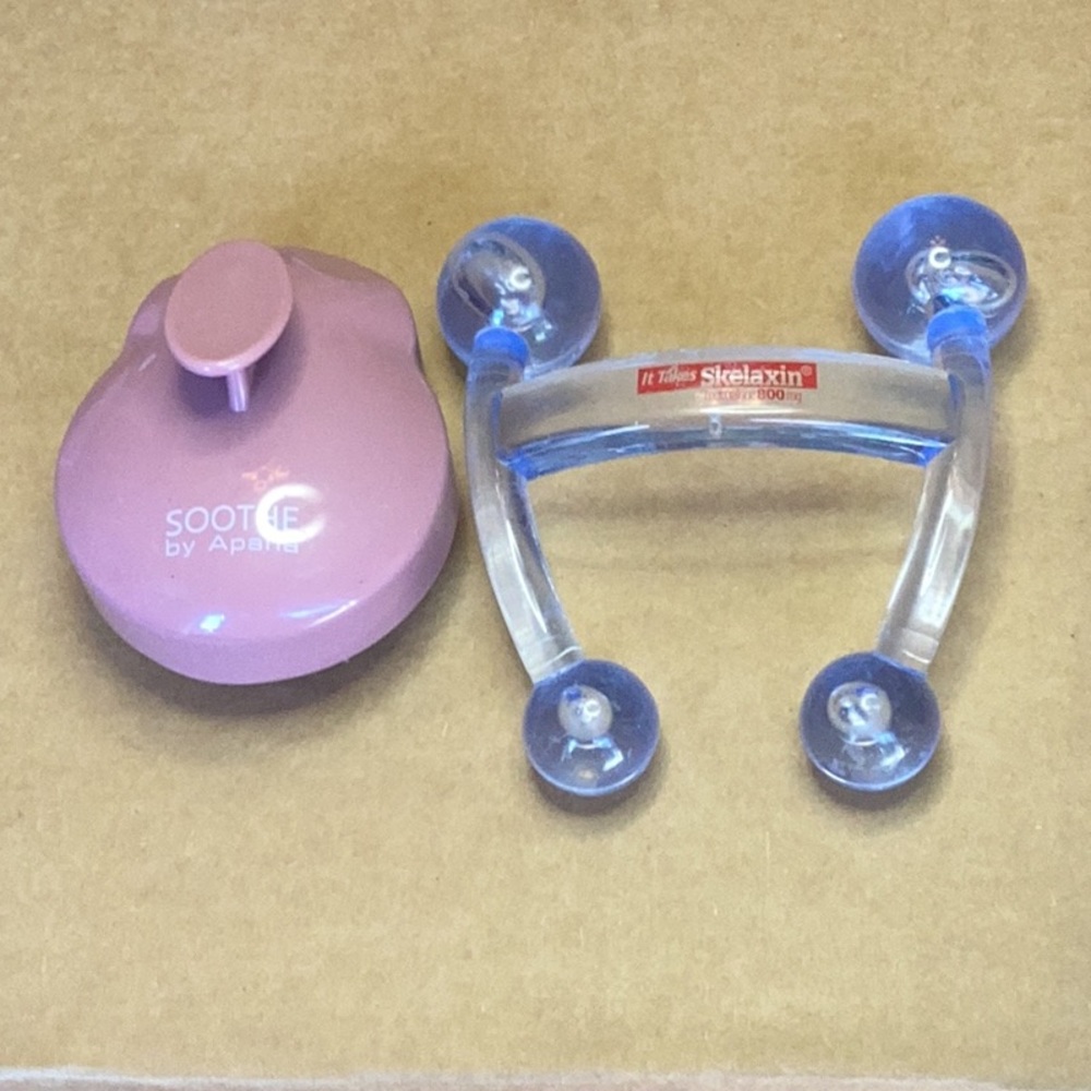 FINAL SALE PRICE A Scalp & Back Massager Lot